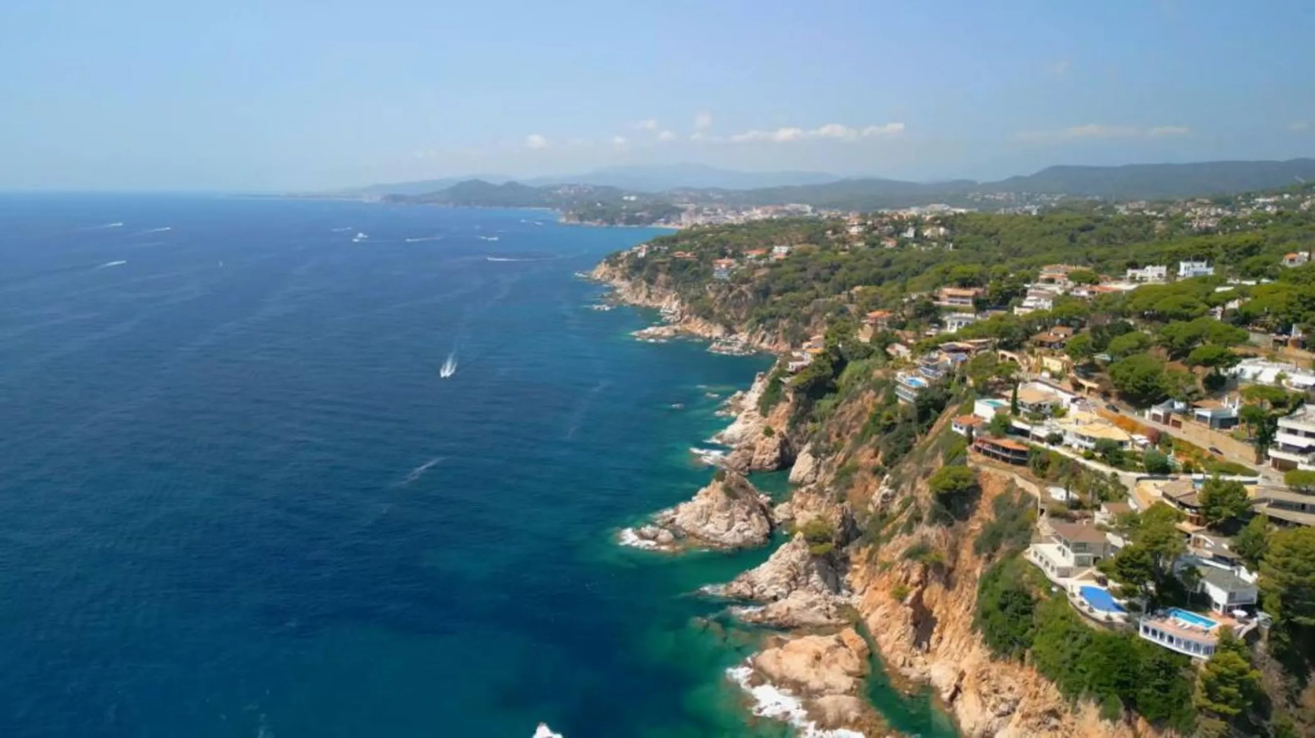 Exclusive plots with bespoke architectural projects on the Costa Brava