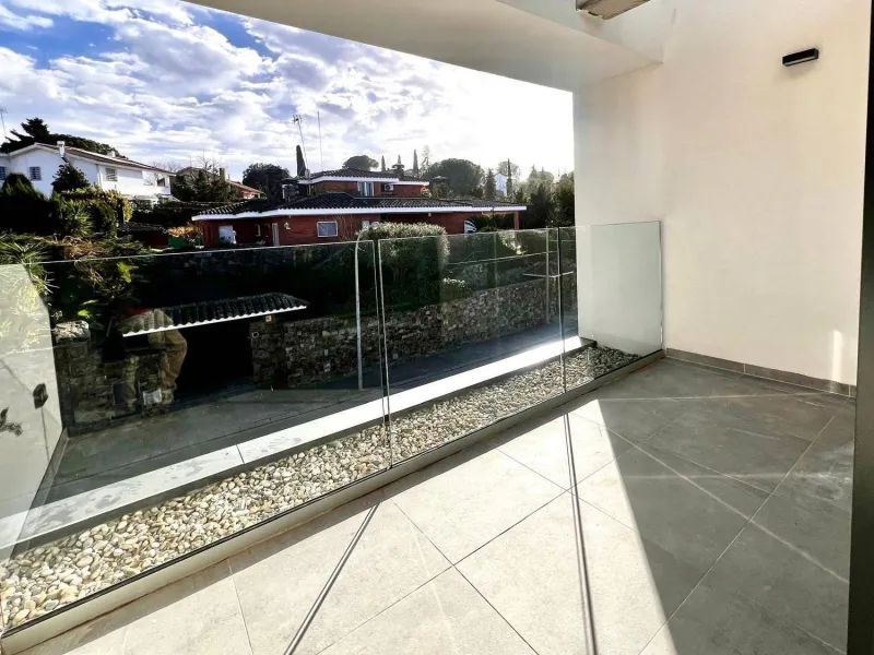 New-Build Penthouse with Private Terrace in Bellaterra, Barcelona