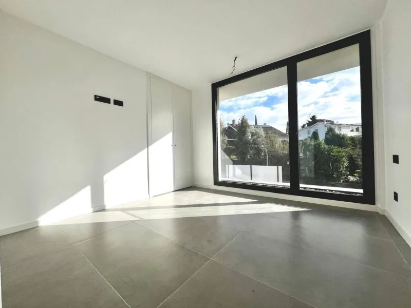 New-Build Penthouse with Private Terrace in Bellaterra, Barcelona