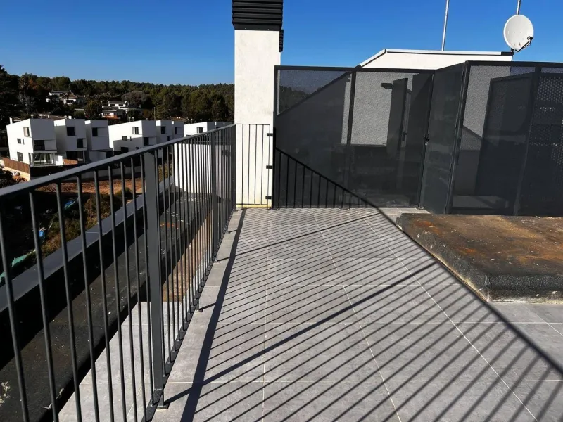 New-Build Penthouse with Private Terrace in Bellaterra, Barcelona